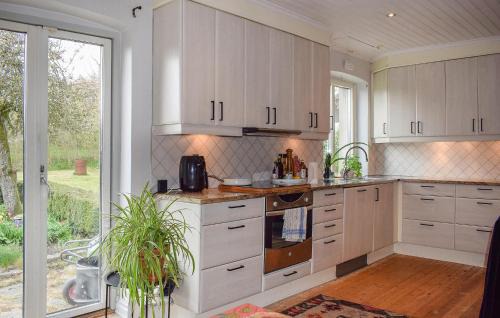 Hammenhog House | Cozy Home In Hammenhög With Wifi
