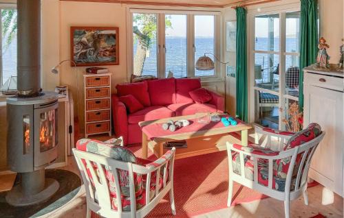 Mauritsberg House | Cozy Home In Vikbolandet With Sauna