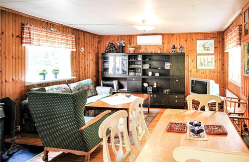 Drakabygget House | Cozy, somewhat older cottage at Hallandsåsen in beautiful forest village.