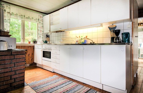 Drakabygget House | Cozy, somewhat older cottage at Hallandsåsen in beautiful forest village.