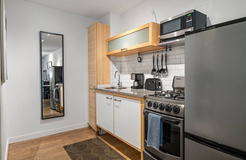 Brookwood Apartment | (CPD) Safe + Clean Studio World Cup Smart Choice for Solo Stays