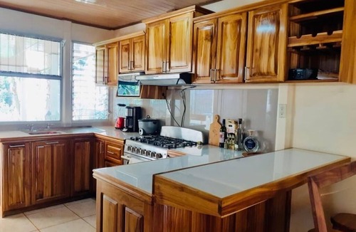 Savegre House | Tropical Bee Garden Holiday Houses