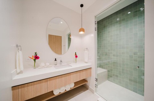 Quepos House | Custom Remote Work Studio with Balcony by Anyplace Old