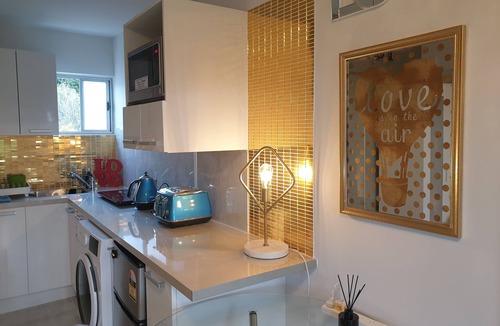 Mount Albert Apartment | CUTE, COMFY, AFFORDABLE STUDIO 23 +CARPARK