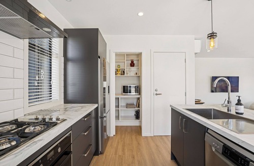 Lowburn House | Dancing Tussock Escape - Cromwell Holiday Home