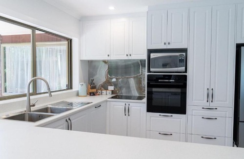 Whakatu House | Dewdrop Cottage