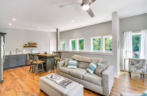 Reed Creek Apartment | Dock Access & Patio! Waterfront Apt in Hartwell