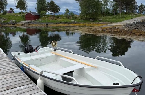 Molde House | Draget gård, idyllisk småbruk ved sjøen