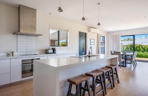 Wanaka House | Dragonfly Cottage