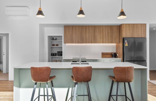 Lowburn House | Dunstan Haven - Cromwell Holiday Home