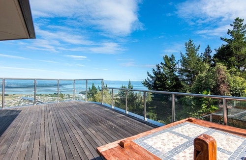 Britannia Heights House | Eagles Nest Nelson - Nelson Holiday House