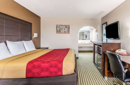 Winfield Hotel | Econo Lodge Winfield