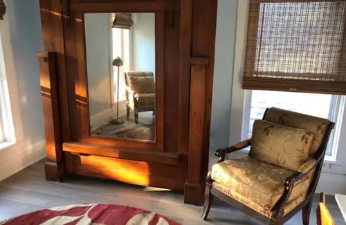Logansport Apartment | Efficiency apt/1950's kitchen/huge tiled shower