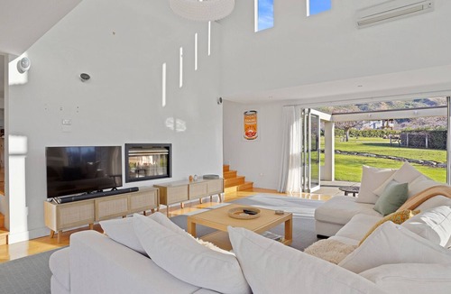 Wanaka House | Elderberry Elegance – Wanaka Holiday Home