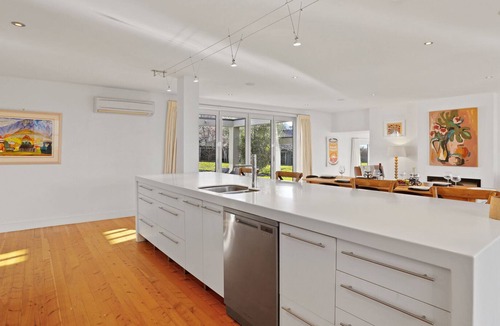 Wanaka House | Elderberry Elegance – Wanaka Holiday Home