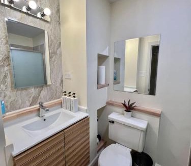 Near North Side Apartment | Elegant 3BR River North Escape l Free Parking