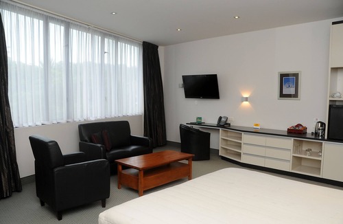 Gisborne Hotel | Emerald Hotel