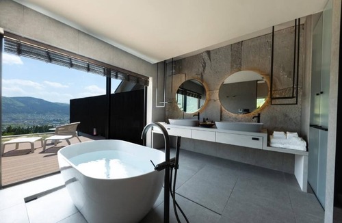 Yufuin Onsen Hotel | ENOWA YUFUIN
