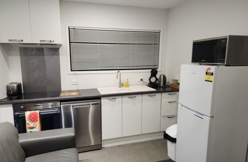 Hamilton Apartment | Entire flat next to park, close to uni, & city