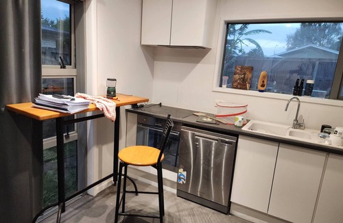 Hamilton House | Entire flat next to park, close to uni, & city - 1 bedroom, 1 lounge, en-suit