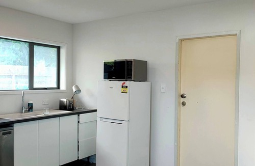 Hamilton House | Entire flat next to park, close to uni, & city - 1 bedroom, 1 lounge, en-suit
