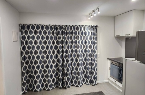 Hamilton House | Entire flat next to park, close to uni, & city - 1 bedroom, 1 lounge, en-suit