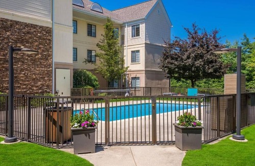 Andover Hotel | Everything You Need For The Perfect Vacation! Pets are Welcome! Parking, Pool!