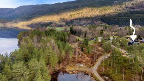 Voss House | Exclusive Designer Cabin - Panoramic Mountain View