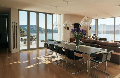 Diamond Harbour Villa | Executive Home with Stunning Harbour views