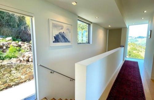 Diamond Harbour Villa | Executive Home with Stunning Harbour views