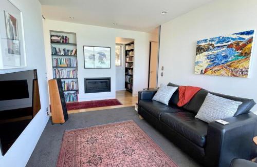 Diamond Harbour Villa | Executive Home with Stunning Harbour views