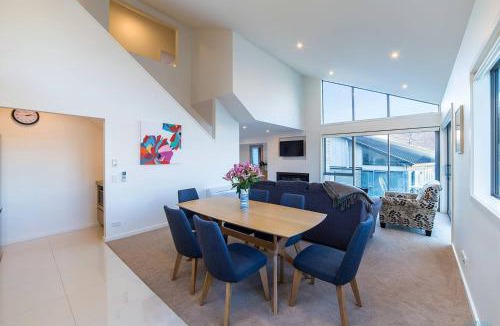Frankton Apartment | Executive Living in Bluewater - 3 Bedroom Apartment