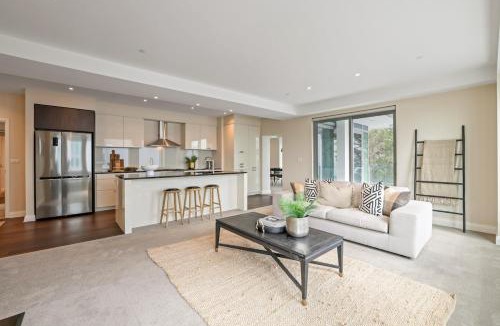 Merivale Apartment | Executive Living Space on Avon River