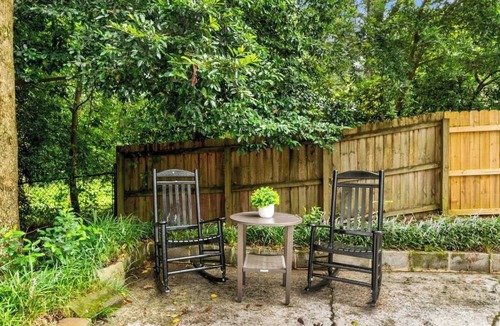 East Side Apartment | Executive Studio Walk to Emory