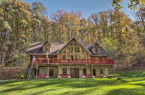 New Providence House | Expansive Group Getaway: 11 Mi to Lancaster!