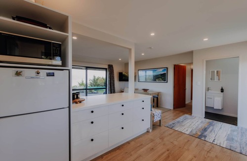 Kaikoura House | Expansive Ocean & Mountain Views - KK82140