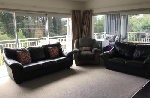 Okauia Bed & Breakfast | Fairway views B & B