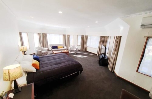 Palmerston North Hotel | Fitzherbert Castle Motel
