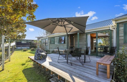 Waitahanui House | Five Mile Yay - Five Mile Bay Holiday Home