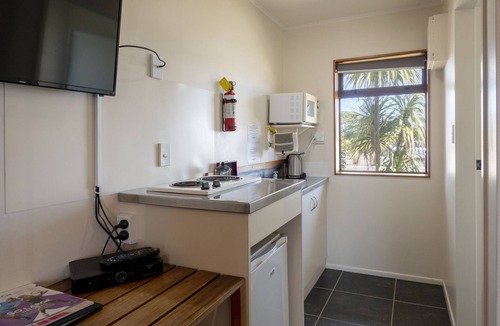 Petone Hotel | Foreshore Motor Lodge