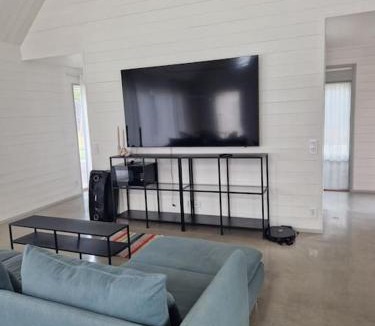 Visby Villa | Fräscht, spatiöst hus
