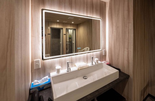 Shiroishi Hotel | GARDENS STAY
