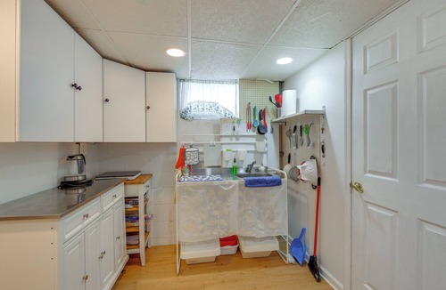 Rossville Apartment | Gateway to Downtown Baltimore! Cozy & Private Unit
