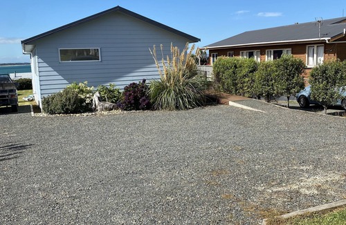 Riverton House | Gentle Waves