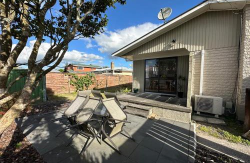 Hamilton Villa | Gracious 3 Bdrm House in Chartwell