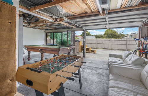 One Tree Point House | Group Getaway: Hot Tub, Beach, Games room