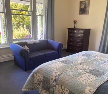 Duvauchelle House | Halfmoon Cottage