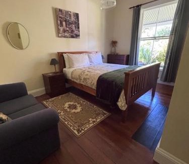 Duvauchelle House | Halfmoon Cottage