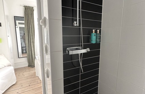 Vibble Hotel | Hallfreda Hotel