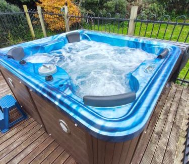Waikato District Villa | Hamilton Greenhill Lodge - Private Pool & Hot Spa Pool & Fireplace